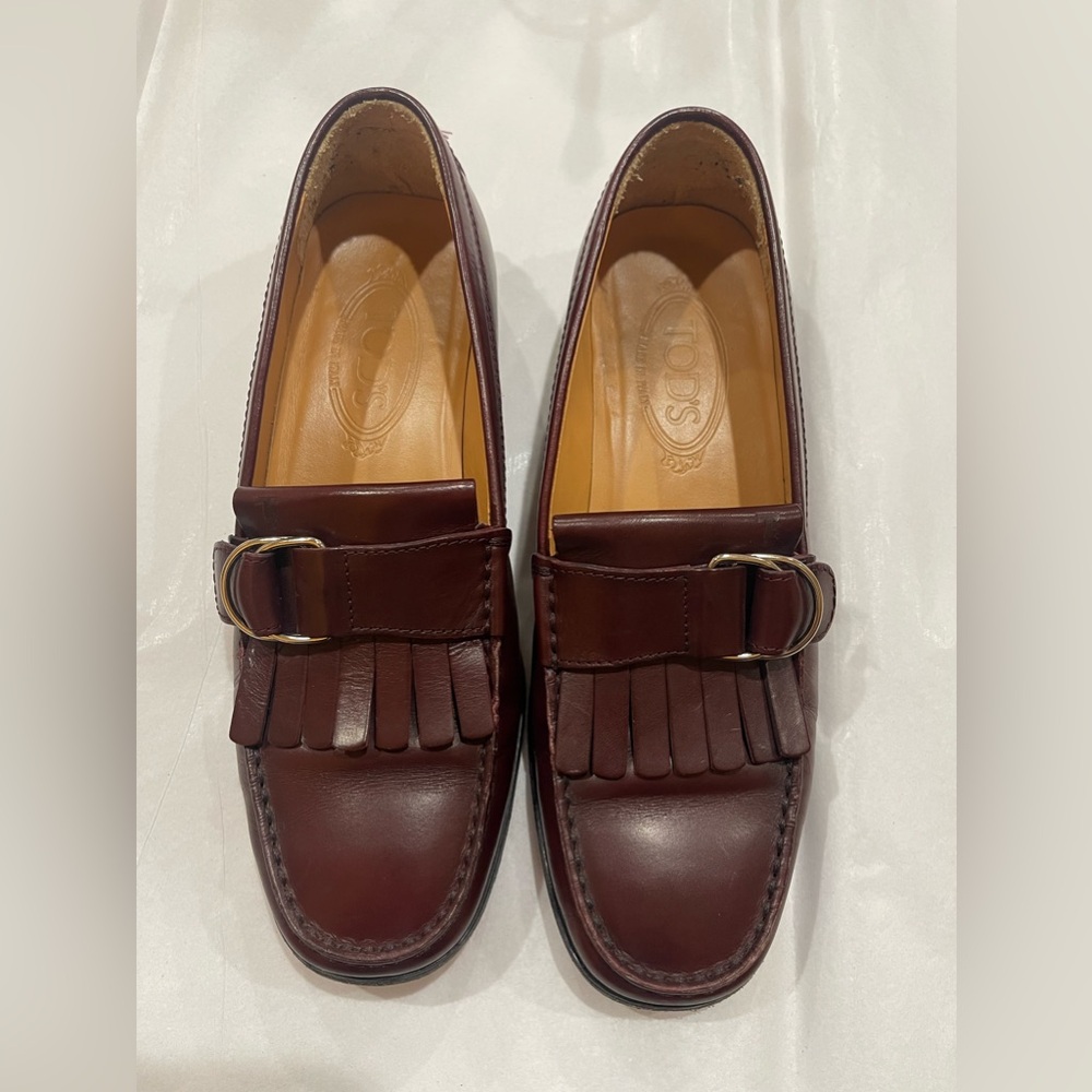 Tod’s Leather Loafers Women’s Metal Accent Driving Shoes Italian Designer Flats